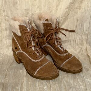 UGG Women's Esterly  Lace-Up Ankle Boots - Chestnut Brown